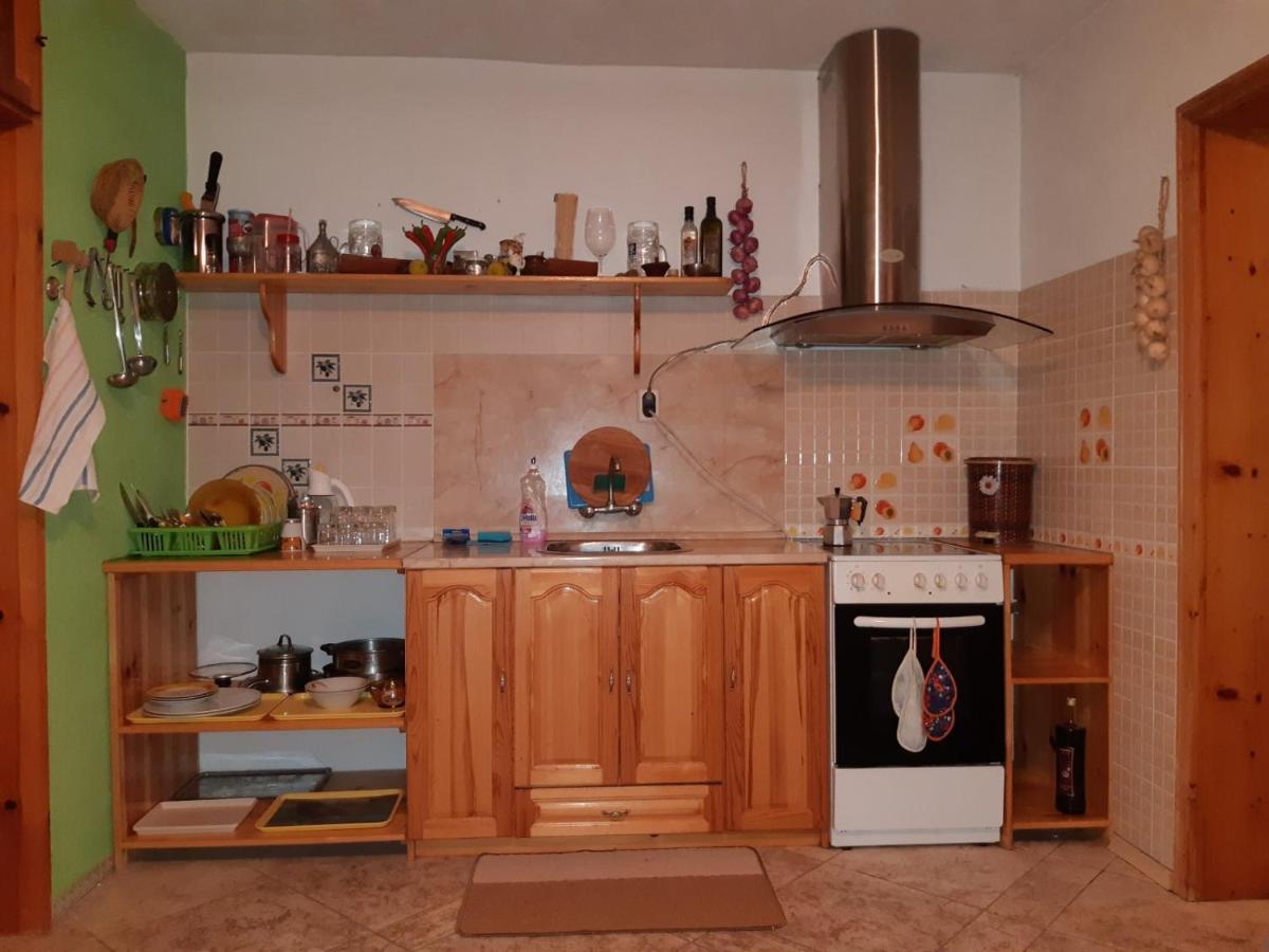Къща Томови,Стаи За Гости Devin Exterior photo