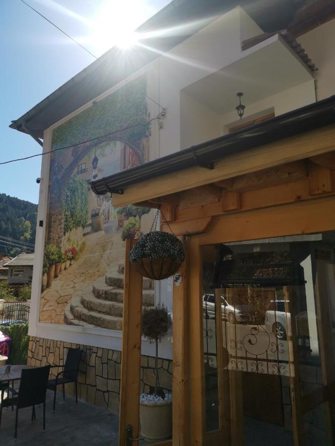 Къща Томови,Стаи За Гости Devin Exterior photo
